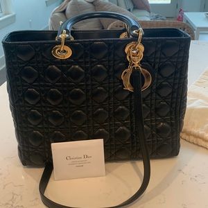 Large lady Dior